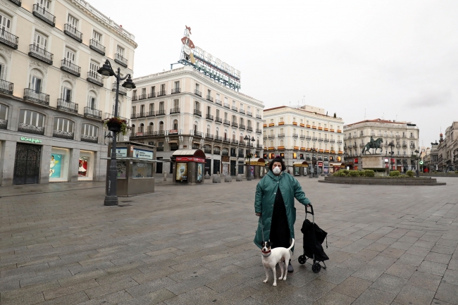 İspanya'da meydanlar koronavirüs salgını sebebiyle boş kaldı. Puerta del Sol, Madrid | Fotoğraf: Reuters