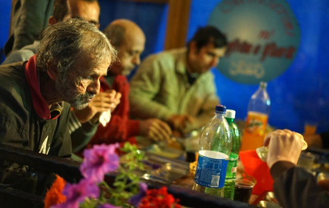 Dünya ilk iftara böyle hazırlandı...