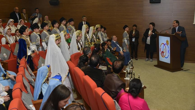 '39. TRT Uluslararası 23 Nisan Çocuk Şenliği' korteji düzenlendi