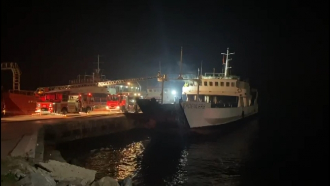 İstanbul'da gemi yangını