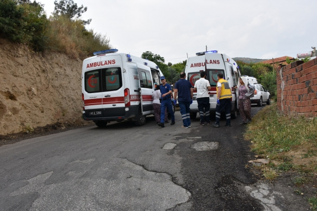 Manisa'da minibüs devrildi: 13 yaralı