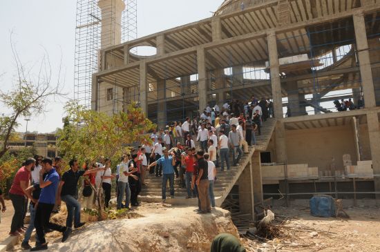 Mardin'de cami inşaatı çöktü: 5 yaralı