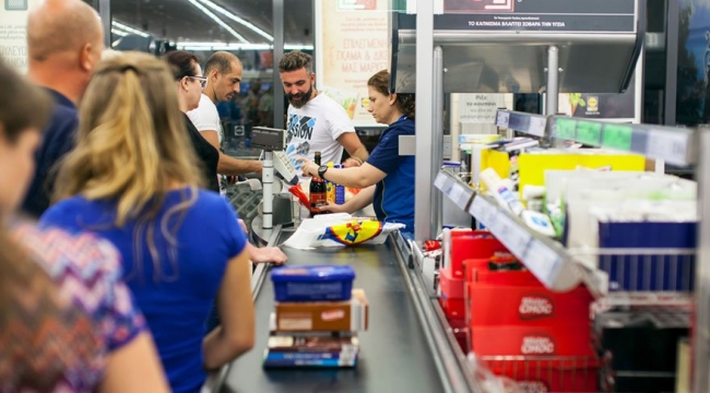 Kasada cep telefonu numarasını söylemek kimi zaman 3. kişilerin de bilgilerimizi öğrenme sonucunu doğuruyor.