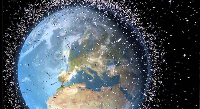 Uzay enkazları tüm uyduları çöpe çevirebilir