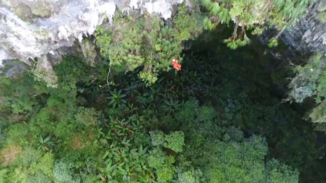 Çin'in güneyinde dev bir mağara keşfedildi