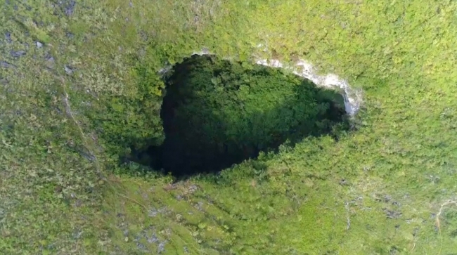 Çin'in güneyinde dev bir mağara keşfedildi