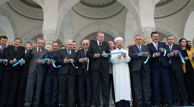 Ulus'ta Melike Hatun Camisi törenle açıldı