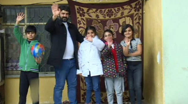 Afgan Menice kardeşlerine de kavuştu