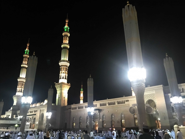 Mescidi Nebevi misafirlerini ağırlıyor