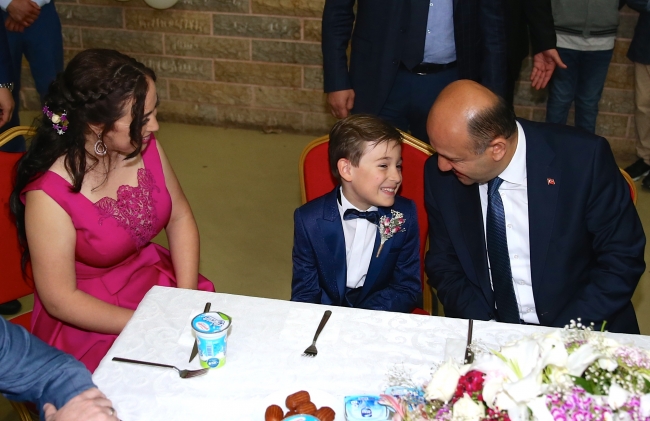 Bakan Işık, makam aracını Metehan'ın sünnet düğünü için tahsis etti