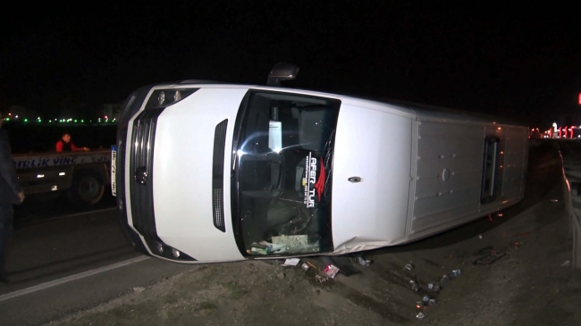 Dağcıları taşıyan minibüs kaza yaptı: 4 yaralı