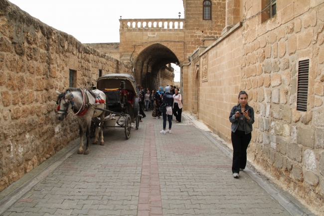 Terör operasyonlarının ardından Midyat'a turist akını