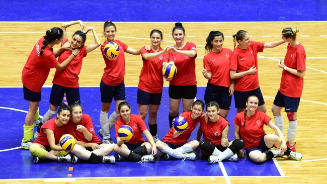 Kadın millilerin hedefi madalya