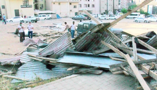 Muş'ta fırtına etkili oldu