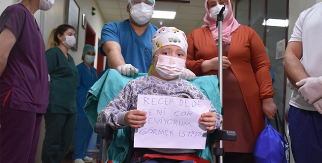 Down sendromlu Mustafa COVID-19'u yendi, sırada lösemi var