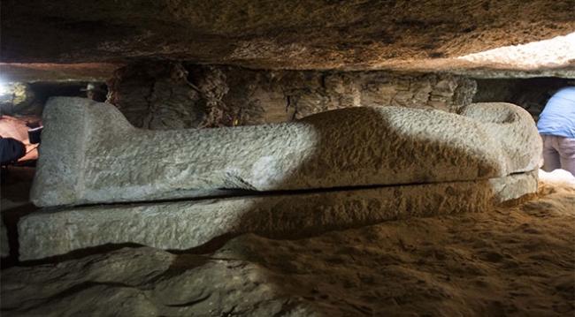 Mısır'da 3 bin yıllık 8 firavun mezarı bulundu