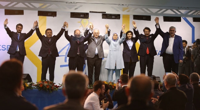 Başbakan Yıldırım: Arkamızda 81 milyonun desteği, duası var