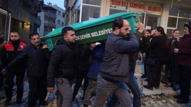 Hatay'da evli çiftin nargile kömüründen öldüğü iddia edildi