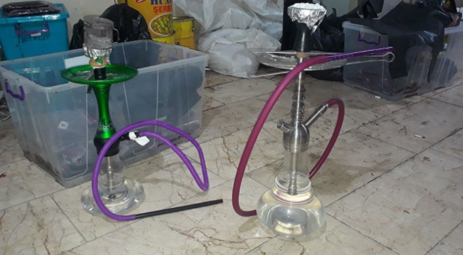 İstanbul'da 3 ton kaçak nargile tütünü ele geçirildi: 3 gözaltı