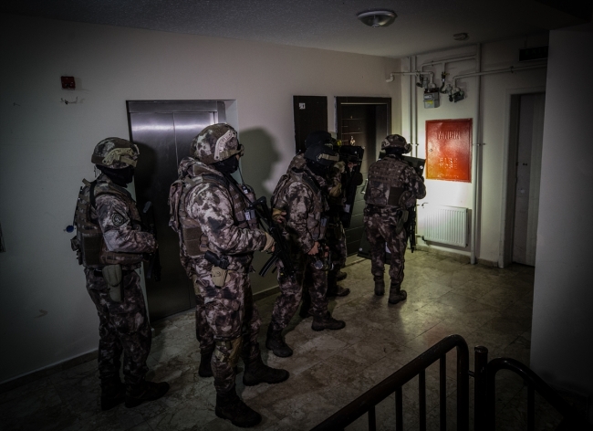 Ankara'da bin polisin katılımıyla narkotik uygulaması yapıldı