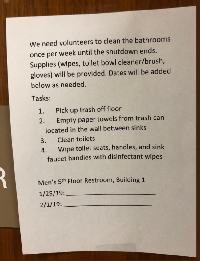 NASA çalışanlarından tuvalet temizliği için yardım istedi