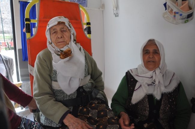 Torosların bastonlu ninelerinden demokrasi dersi