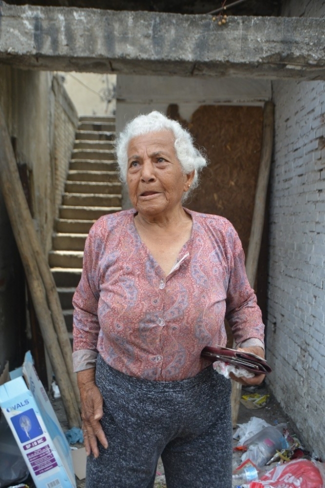 Zor şartlar altında yaşayan Nuriye Nine, özel bakım merkezine yerleştirildi
