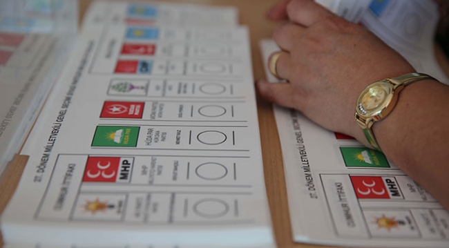 Gümrük ve sınır kapılarında oy verme işlemi başladı