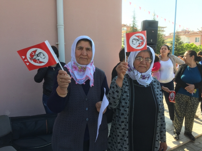 60'lı yaşlarında şiir okuma hayalleri gerçek oldu