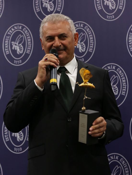 'Devlet olmayı bilin, ondan sonra Türkiye'ye laf edin'