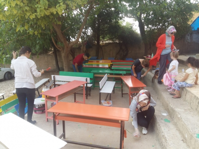 Gönüllü gençler okulun çehresini değiştirdi