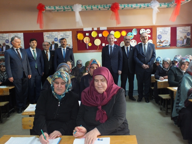 Sivas'ta okuma yazma seferberliği