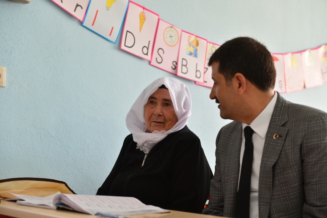 77 yaşında çocukluk hayaline kavuştu