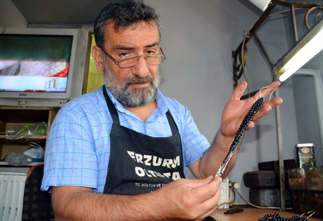 Metin Çelebi Erzurum'un Oltu taşını dünyaya tanıtıyor