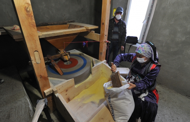 400 yıllık su değirmeni dualarla kullanıma yeniden açıldı