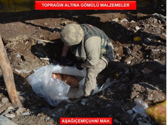 Şırnak'ta terör operasyonunda çok sayıda silah ve mühimmat ele geçirildi