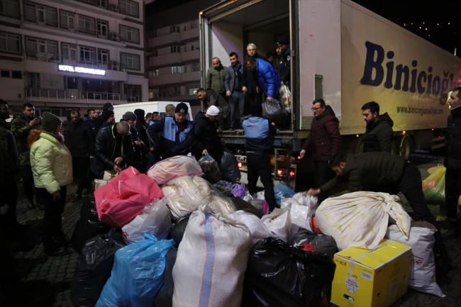 Türkiye, Elazığ'daki depremin ardından tek yürek oldu