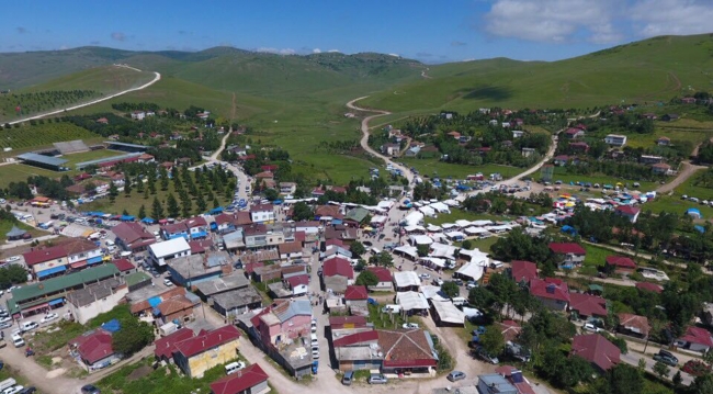 Menderesleriyle ünlü yayla büyülüyor