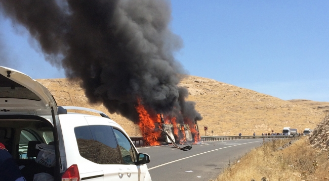 Yolcu otobüsünde yangın: 22 yaralı