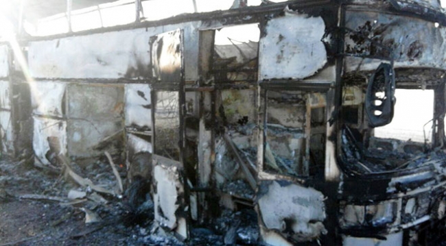 Kazakistan'da yolcu otobüsü yandı: 52 ölü