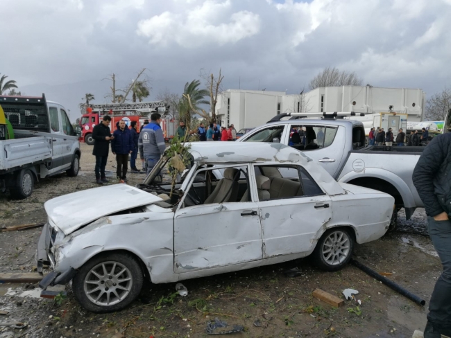 Antalya'da hortum: 2 ölü, 10 yaralı