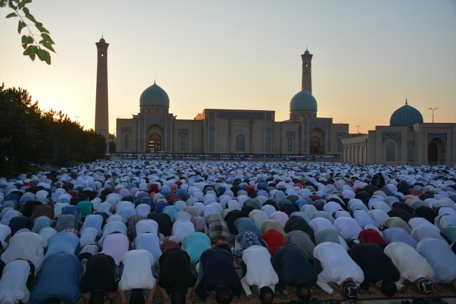 Dünya'nın bazı ülkeleri Ramazan Bayramı'na bugün başladı