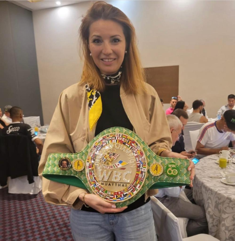 Türk boksör Seren Ay Çetin dünyanın 1 numarası olma yolunda