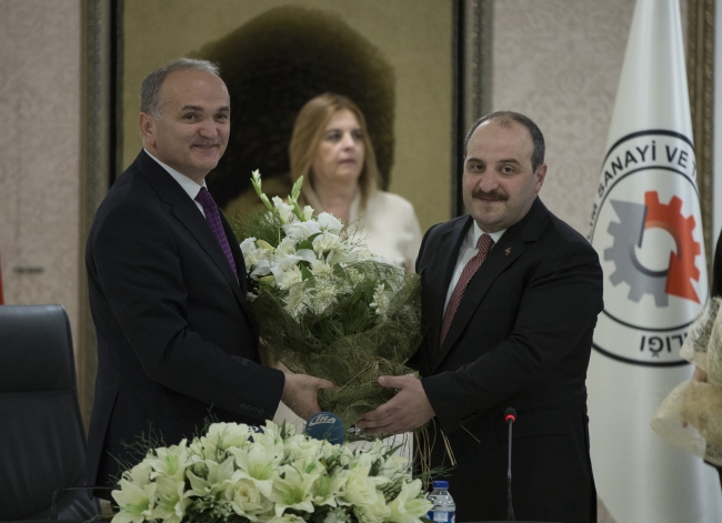 Cumhurbaşkanı Erdoğan'dan Varank'a 'atom karınca' övgüsü