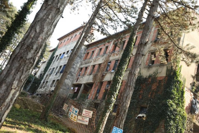 Bosna Hersek'teki sığınmacılar soğukla mücadele ediyor