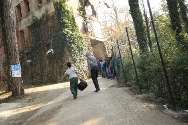 Bosna Hersek'teki sığınmacılar soğukla mücadele ediyor