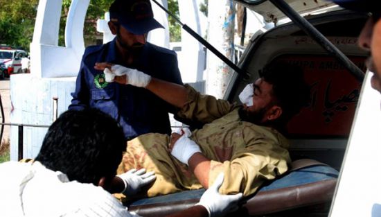 Pakistan'da polis aracına saldırı