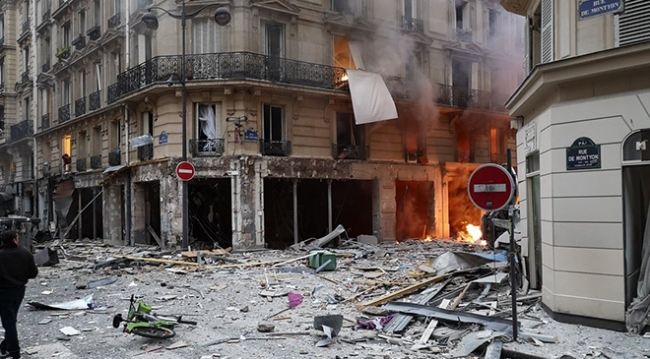 Fransa'nın başkenti Paris'te şiddetli patlama