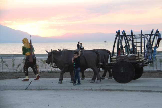Beyşehir'de masal kahramanları parkına yoğun ilgi