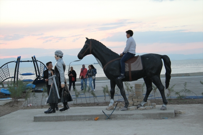 Beyşehir'de masal kahramanları parkına yoğun ilgi